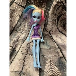 Monster High Abbey Bominable Scaris City of Frights Doll Toy Girl Earrings Dress